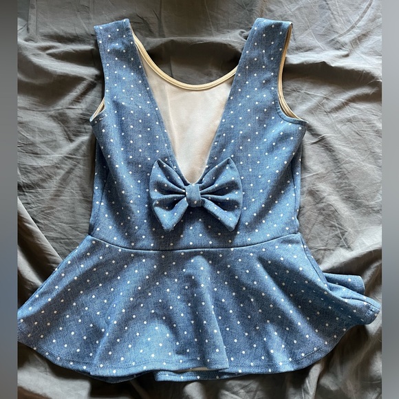 Modcloth chambray polka dot peplum top with plunge back, bow - M - Picture 2 of 2
